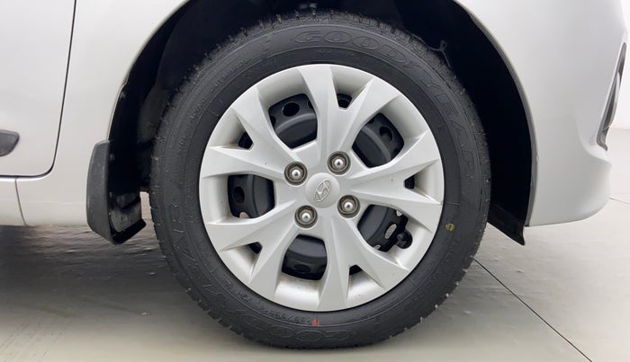 2016 Hyundai Grand i10 SPORTS 1.2 VTVT, Petrol, Manual, 15,715 km, Right Front Tyre