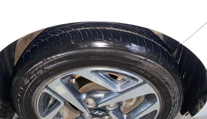 2020 Hyundai AURA SX 1.2, Petrol, Manual, 42,526 km, Right Front Tyre Tread