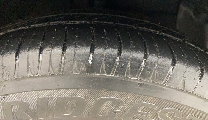 2014 Hyundai Grand i10 ASTA AT 1.2 KAPPA VTVT, Petrol, Automatic, 74,644 km, Right Front Tyre Tread