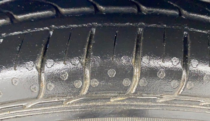 2017 Maruti Celerio VXI (O), Petrol, Manual, 51,187 km, Right Front Tyre Tread