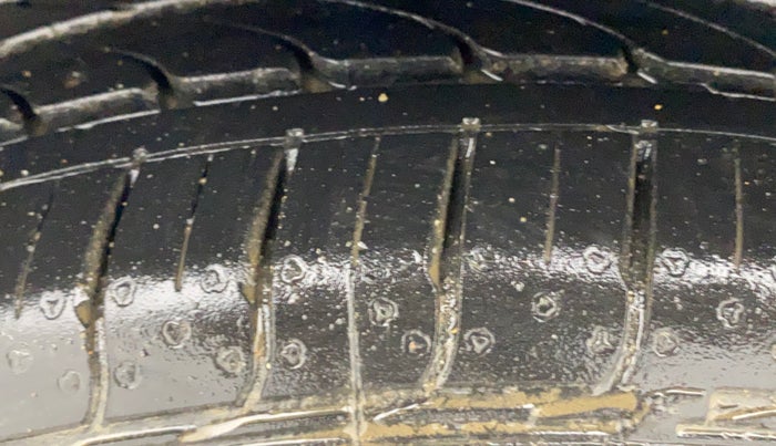 2017 Maruti Celerio VXI (O), Petrol, Manual, 51,187 km, Right Rear Tyre Tread