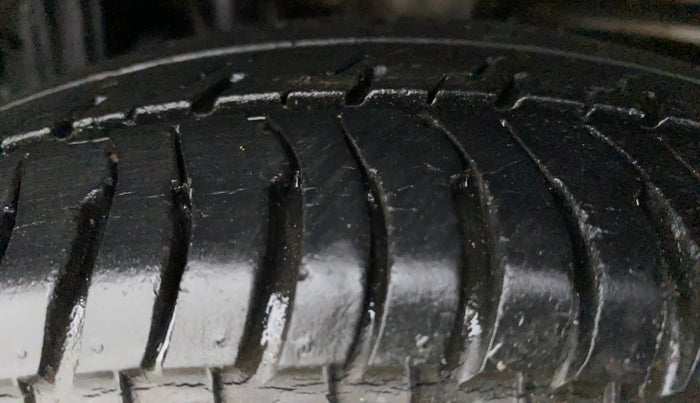 2014 Maruti Alto K10 VXI, Petrol, Manual, 25,059 km, Left Rear Tyre Tread