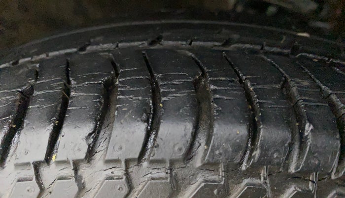 2014 Maruti Alto K10 VXI, Petrol, Manual, 25,059 km, Left Front Tyre Tread