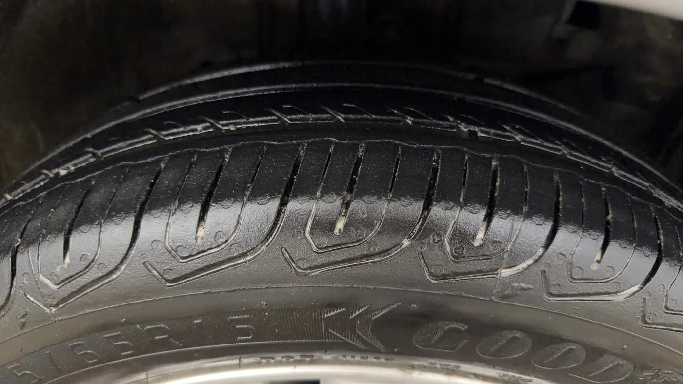 2018 Honda Amaze 1.2L I-VTEC VX, Petrol, Manual, 92,093 km, Right Front Tyre Tread