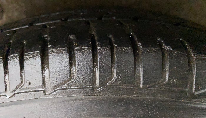 2011 Hyundai i10 SPORTZ 1.2 AT, Petrol, Automatic, 35,261 km, Right Rear Tyre Tread