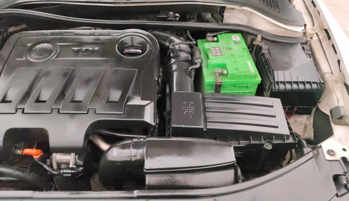 2013 Skoda Superb ELEGANCE 2.0 TDI CR AT, Diesel, Automatic, 68,183 km, Engine View - Left