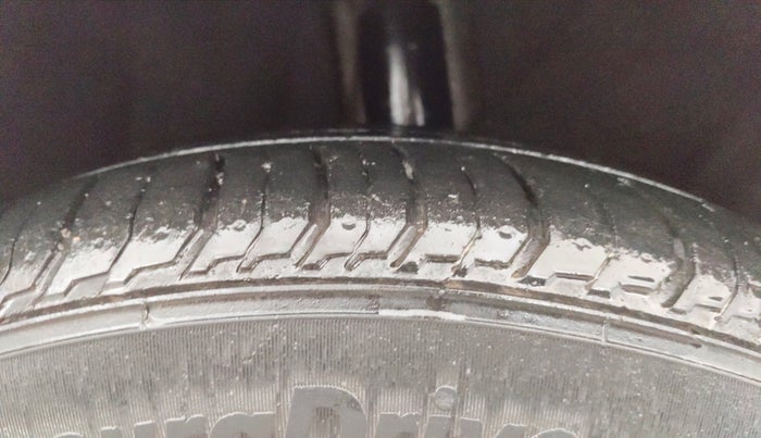 2013 Skoda Superb ELEGANCE 2.0 TDI CR AT, Diesel, Automatic, 68,183 km, Left Rear Tyre Tread