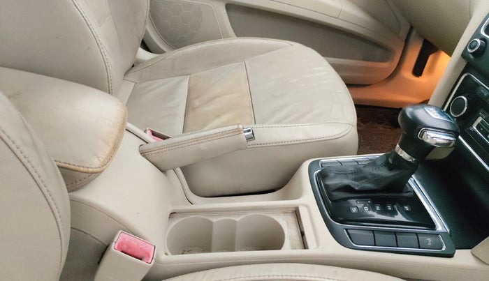 2013 Skoda Superb ELEGANCE 2.0 TDI CR AT, Diesel, Automatic, 68,183 km, Gear Lever