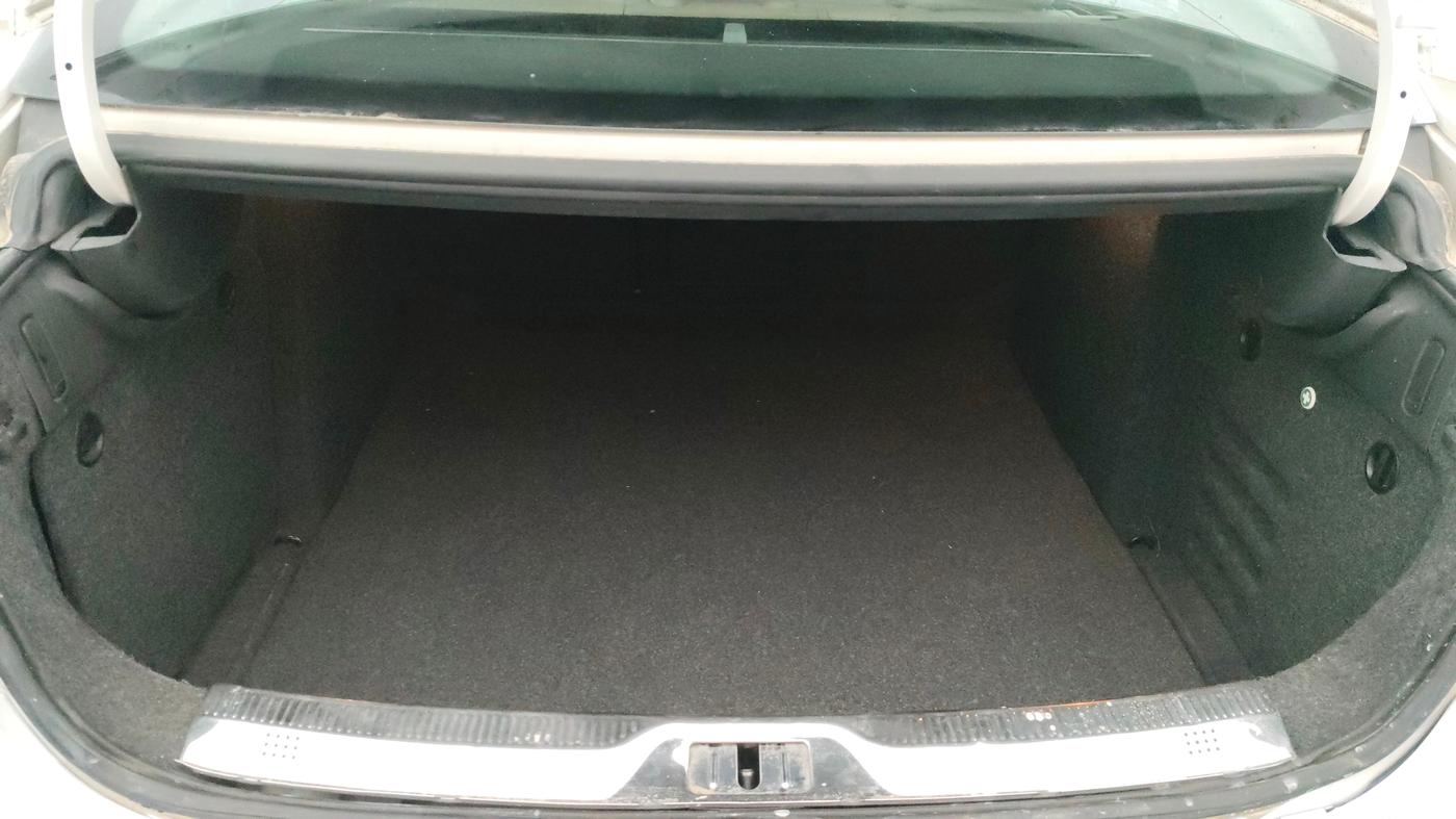 2013 Skoda Superb ELEGANCE 2.0 TDI CR AT, Diesel, Automatic, 68,183 km, Boot Inside