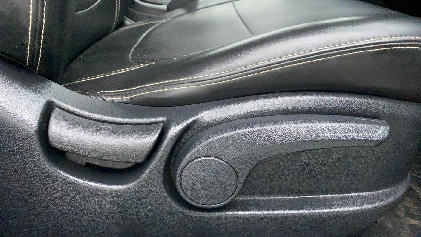 2018 Hyundai Creta 1.6 S AT CRDI, Diesel, Automatic, 41,358 km, Driver Side Adjustment Panel