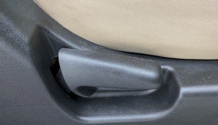 2017 Maruti Wagon R 1.0 VXI, Petrol, Manual, 14,524 km, Driver Side Adjustment Panel