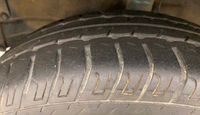 2017 Maruti Wagon R 1.0 VXI, Petrol, Manual, 14,524 km, Left Front Tyre Tread
