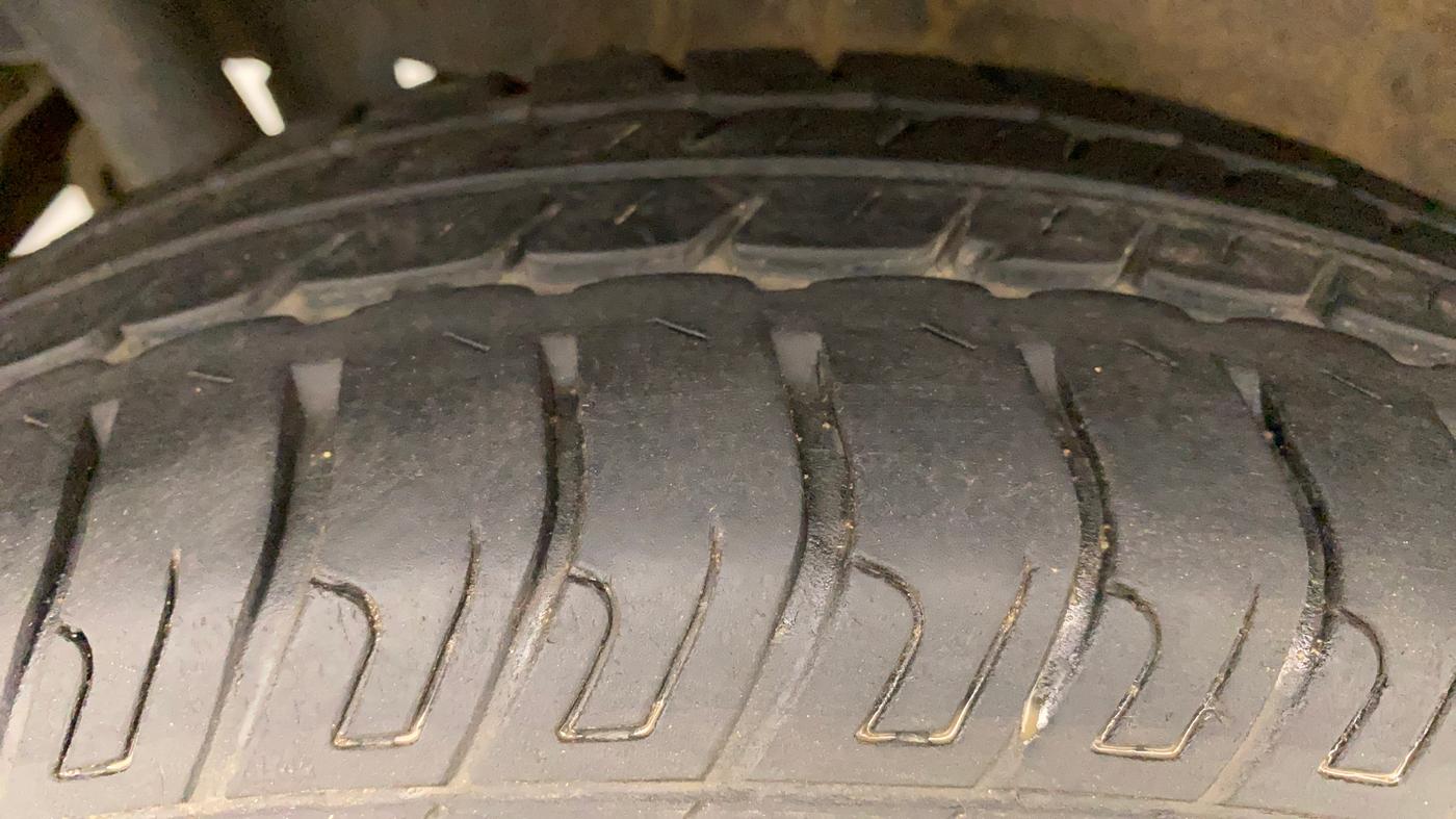 2017 Maruti Wagon R 1.0 VXI, Petrol, Manual, 14,524 km, Right Rear Tyre Tread