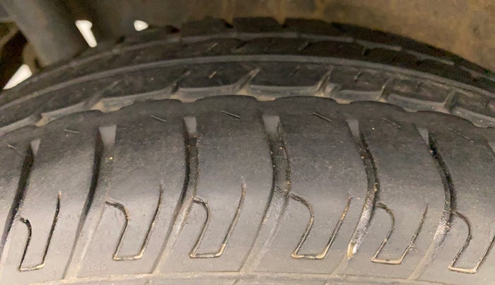 2017 Maruti Wagon R 1.0 VXI, Petrol, Manual, 14,524 km, Right Rear Tyre Tread