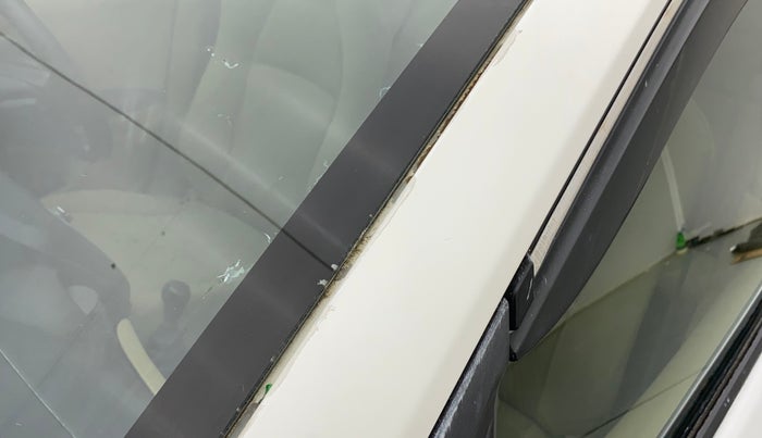 2014 Honda Amaze 1.2L I-VTEC EX, Petrol, Manual, 69,660 km, Left A pillar - Paint is slightly faded