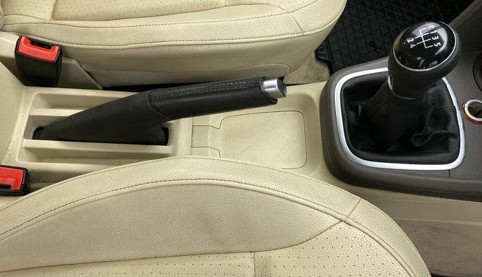 2014 Volkswagen Vento HIGHLINE PETROL, Petrol, Manual, 37,032 km, Gear Lever