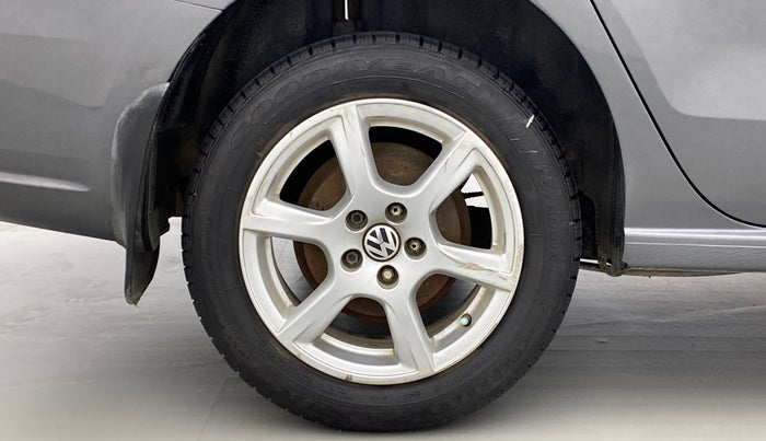 2014 Volkswagen Vento HIGHLINE PETROL, Petrol, Manual, 37,032 km, Right Rear Wheel
