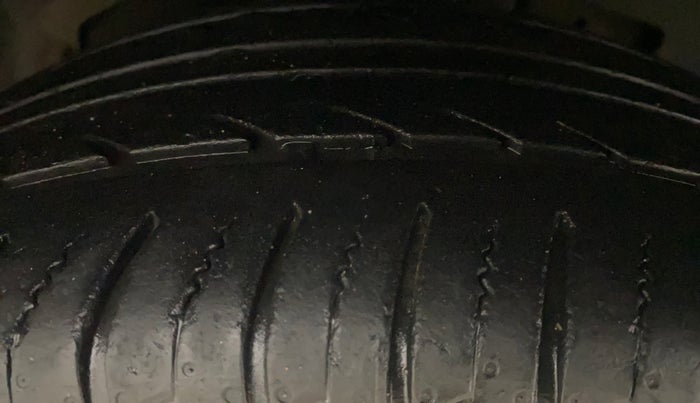 2018 Ford Ecosport TITANIUM + 1.5L PETROL AT, Petrol, Automatic, 30,377 km, Right Front Tyre Tread