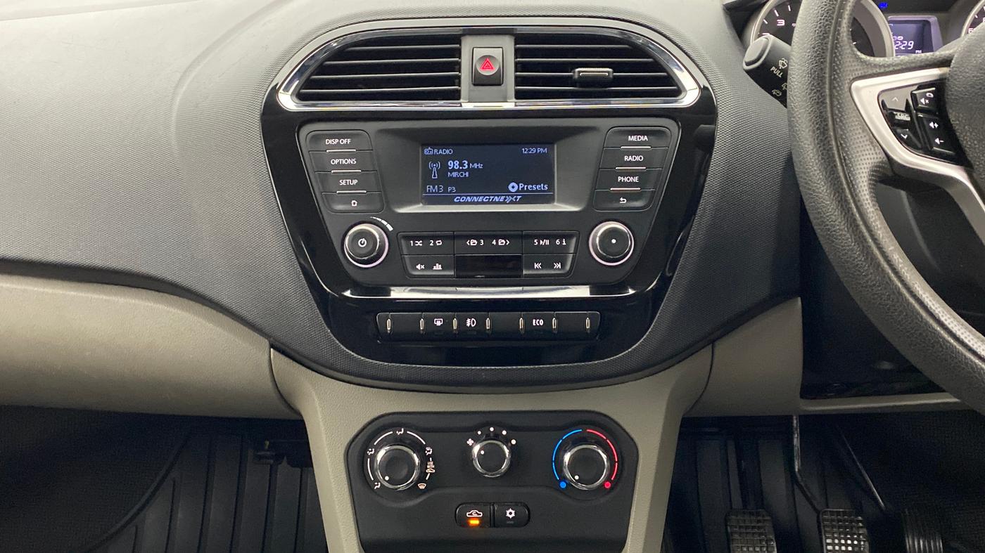 2016 Tata Tiago XZ PETROL, Petrol, Manual, 38,286 km, Air Conditioner