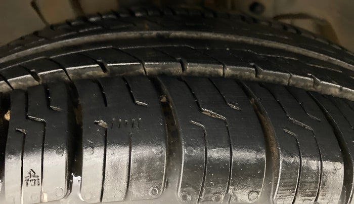2016 Tata Tiago XZ PETROL, Petrol, Manual, 38,286 km, Right Front Tyre Tread