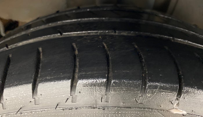 2016 Tata Tiago XZ PETROL, Petrol, Manual, 38,286 km, Right Rear Tyre Tread