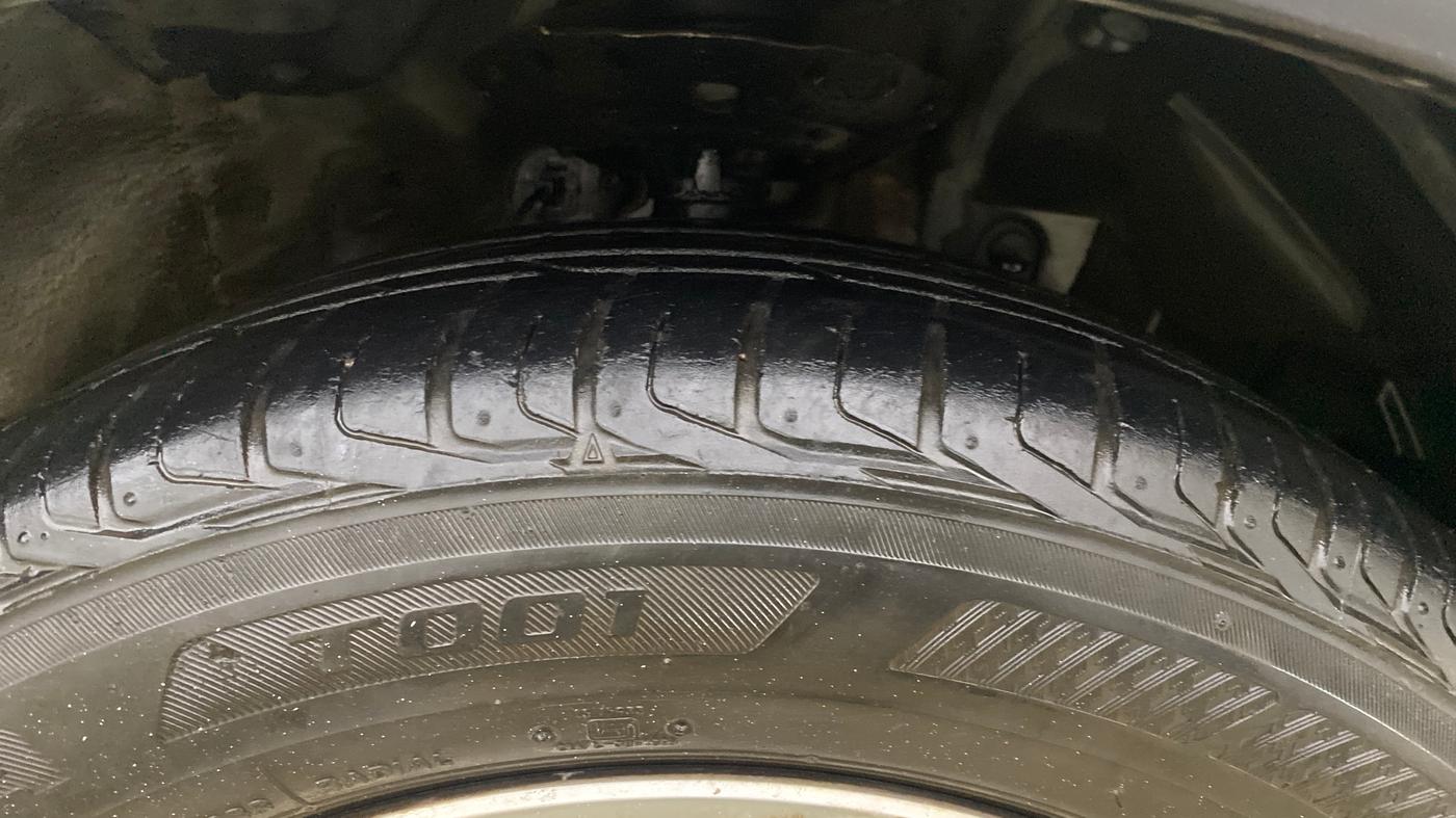 2017 Honda WR-V 1.2L I-VTEC VX MT, Petrol, Manual, 1,37,759 km, Right Front Tyre Tread