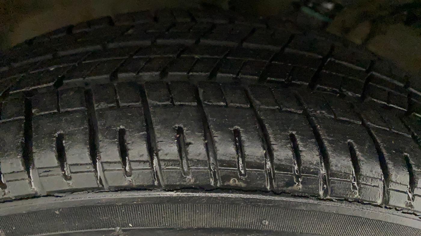 2017 Maruti Wagon R 1.0 VXI + (O) AMT, Petrol, Automatic, 15,076 km, Right Rear Tyre Tread