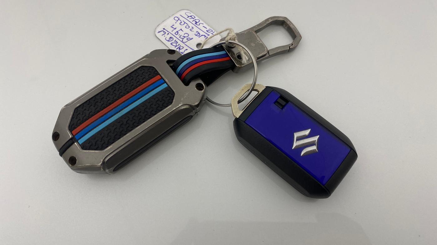 2022 Maruti Dzire ZXI, Petrol, Manual, 45,148 km, Key Close Up
