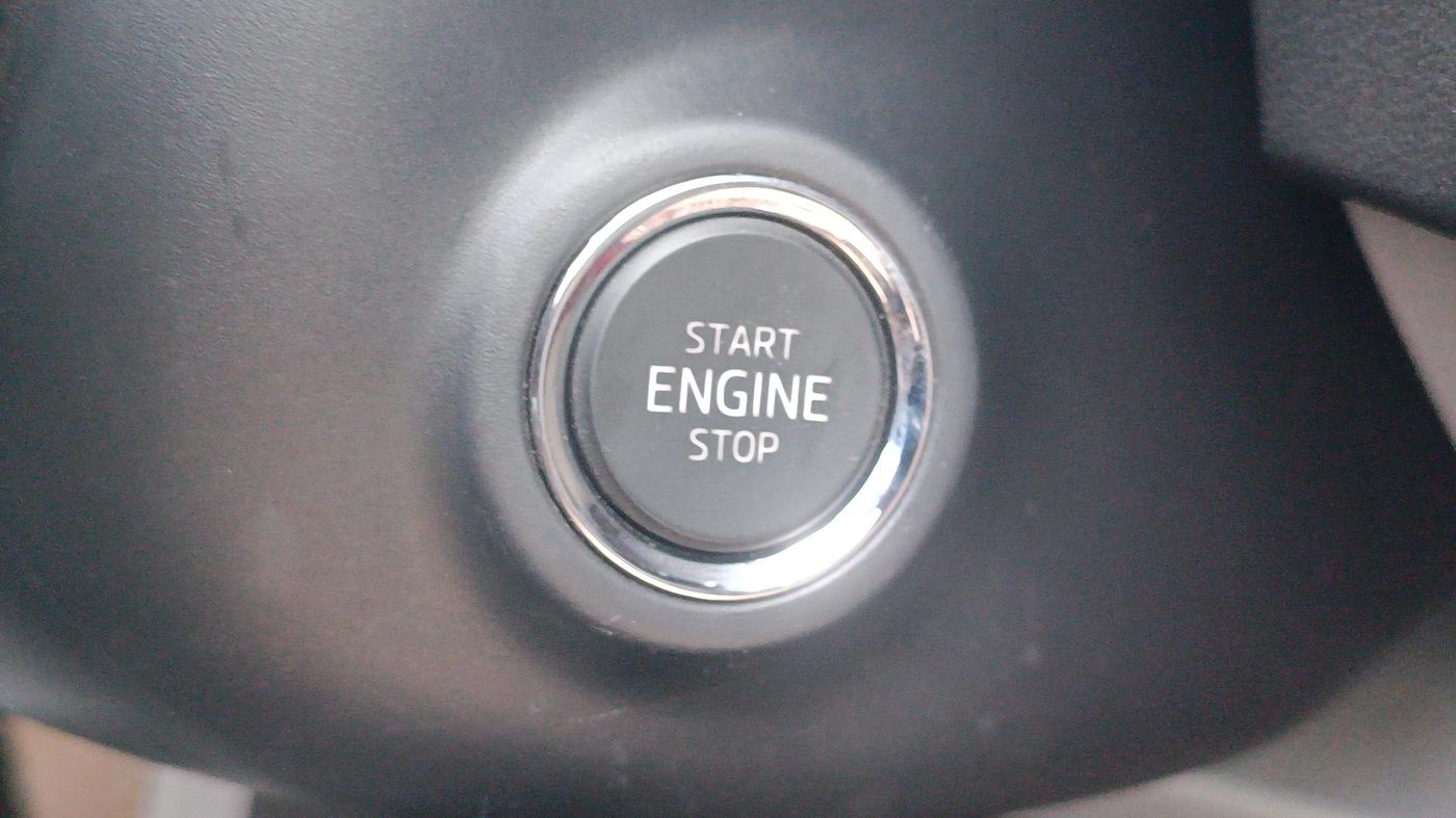 2022 Skoda KUSHAQ STYLE 1.0L TSI AT (6 AIRBAGS), Petrol, Automatic, 22,517 km, Keyless Start/ Stop Button