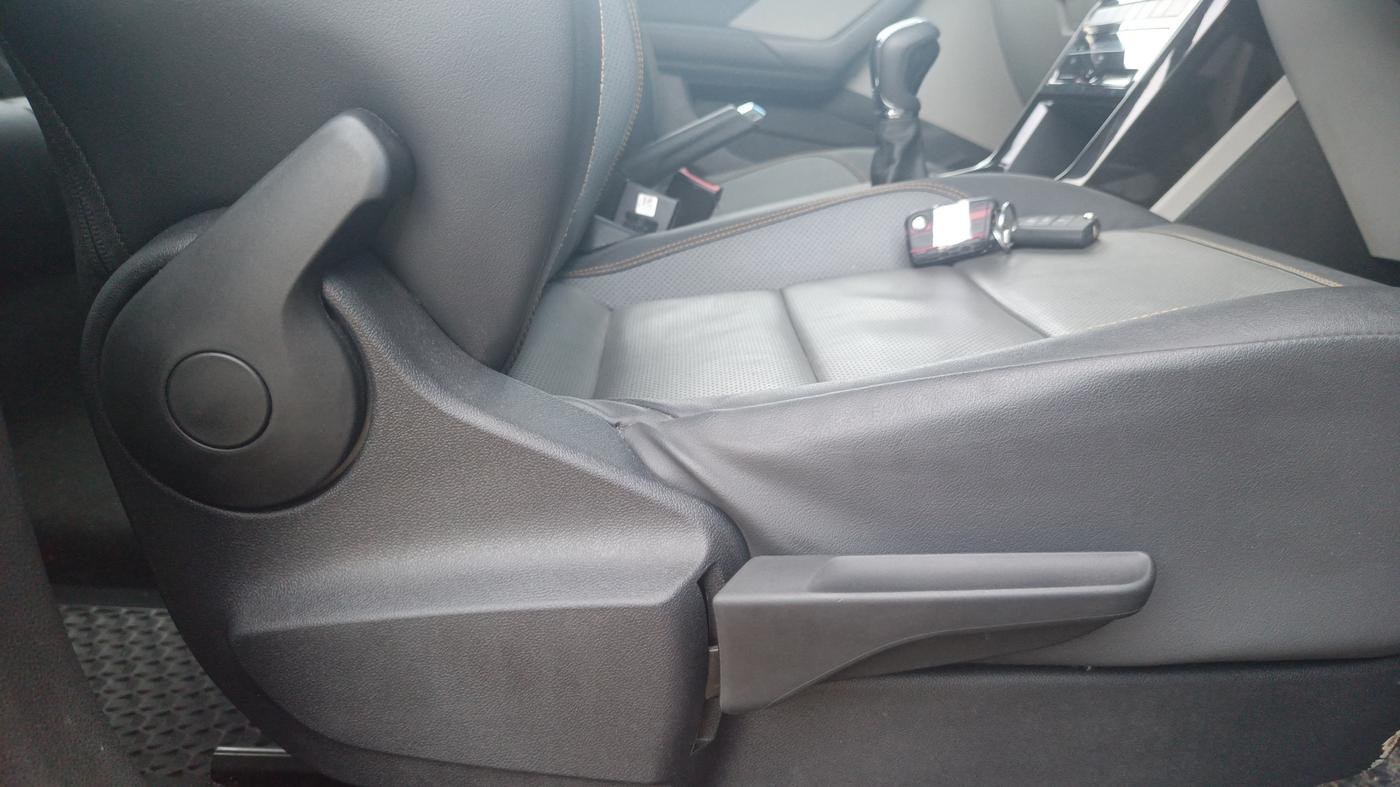 2022 Skoda KUSHAQ STYLE 1.0L TSI AT (6 AIRBAGS), Petrol, Automatic, 22,517 km, Driver Side Adjustment Panel