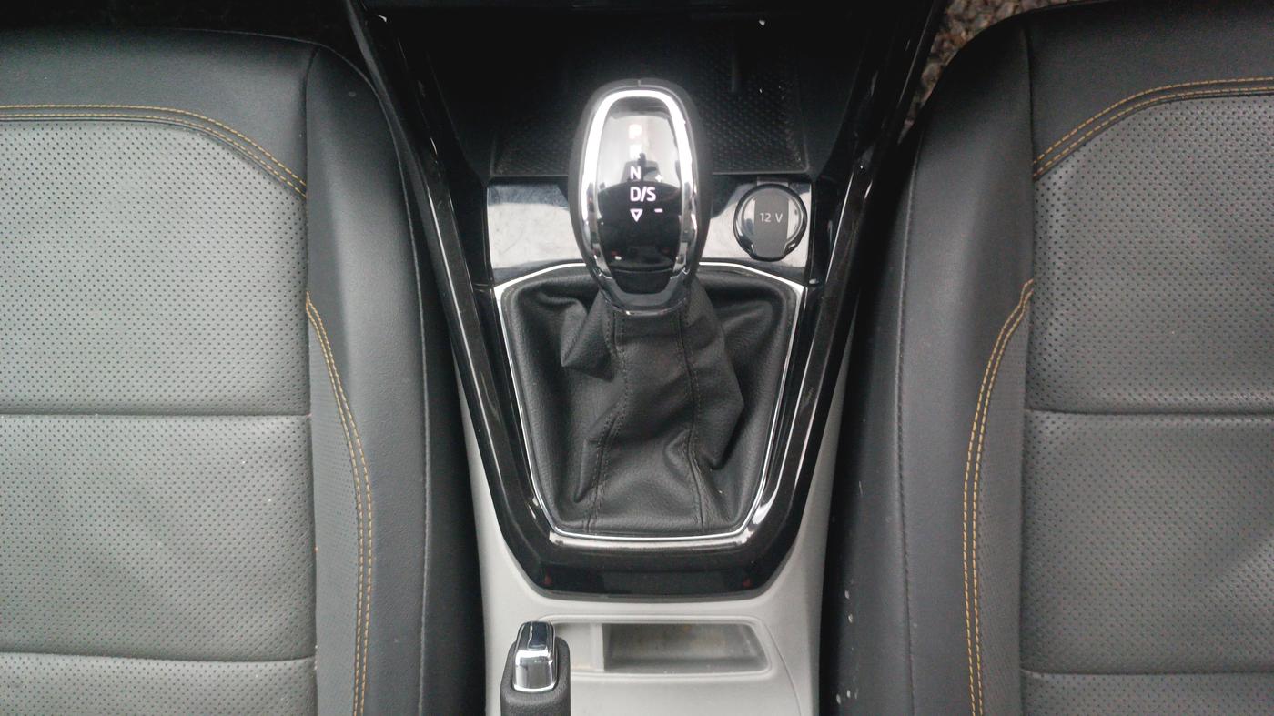 2022 Skoda KUSHAQ STYLE 1.0L TSI AT (6 AIRBAGS), Petrol, Automatic, 22,517 km, Gear Lever