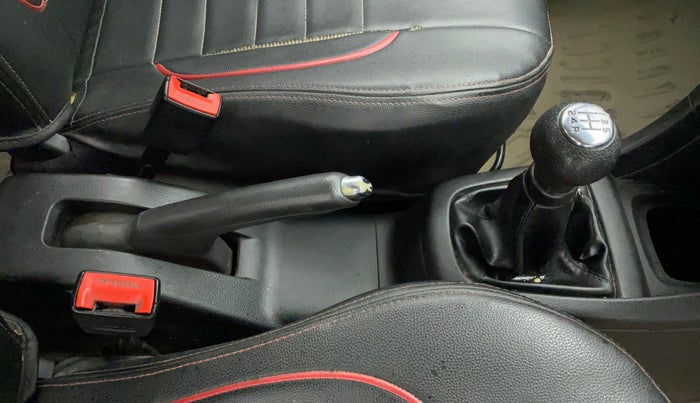 2014 Maruti Swift VXI, CNG, Manual, 88,356 km, Gear Lever