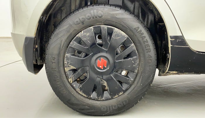 2014 Maruti Swift VXI, CNG, Manual, 88,356 km, Right Rear Wheel
