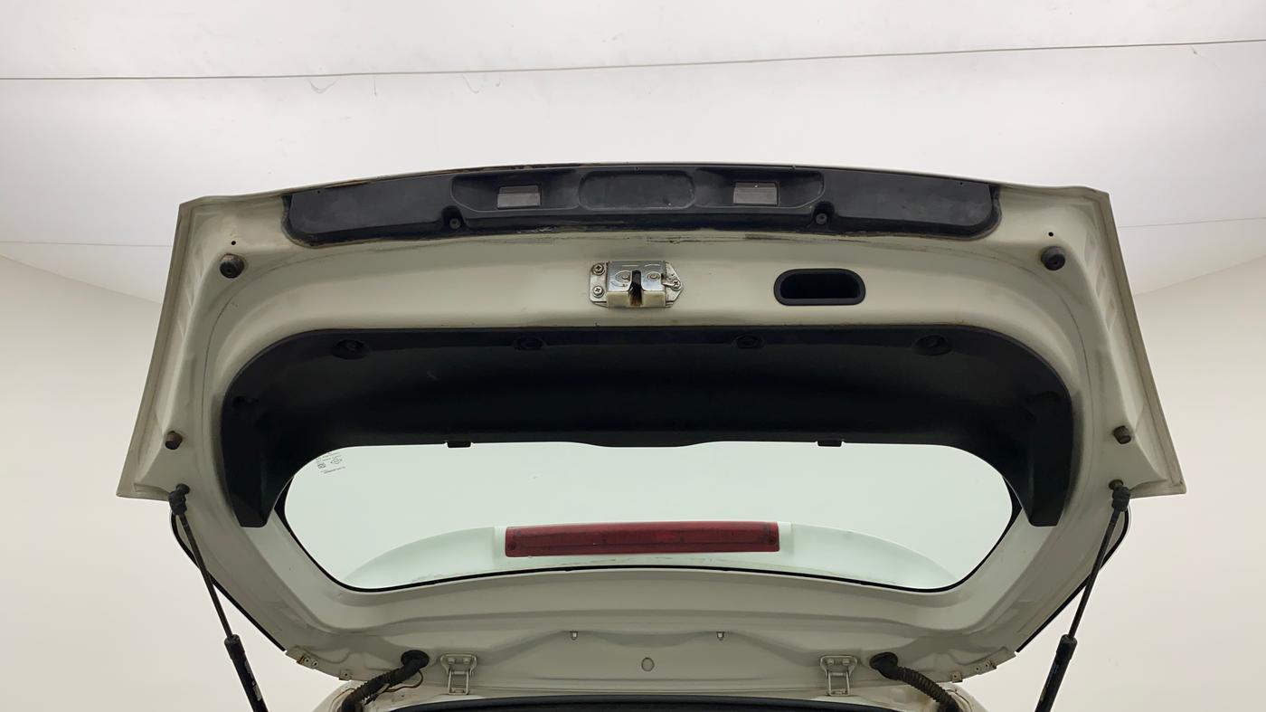 2014 Maruti Swift VXI, CNG, Manual, 88,356 km, Boot Door Open
