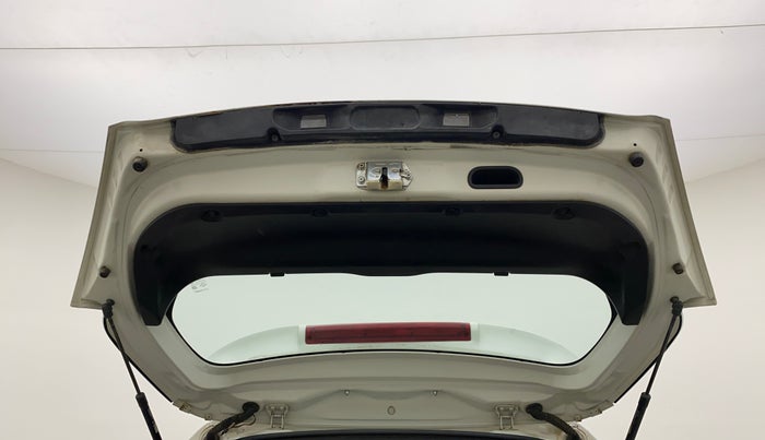 2014 Maruti Swift VXI, CNG, Manual, 88,356 km, Boot Door Open
