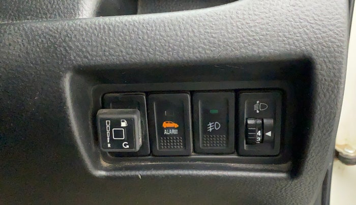 2014 Maruti Swift VXI, CNG, Manual, 88,356 km, Dashboard - Headlight height adjustment not working