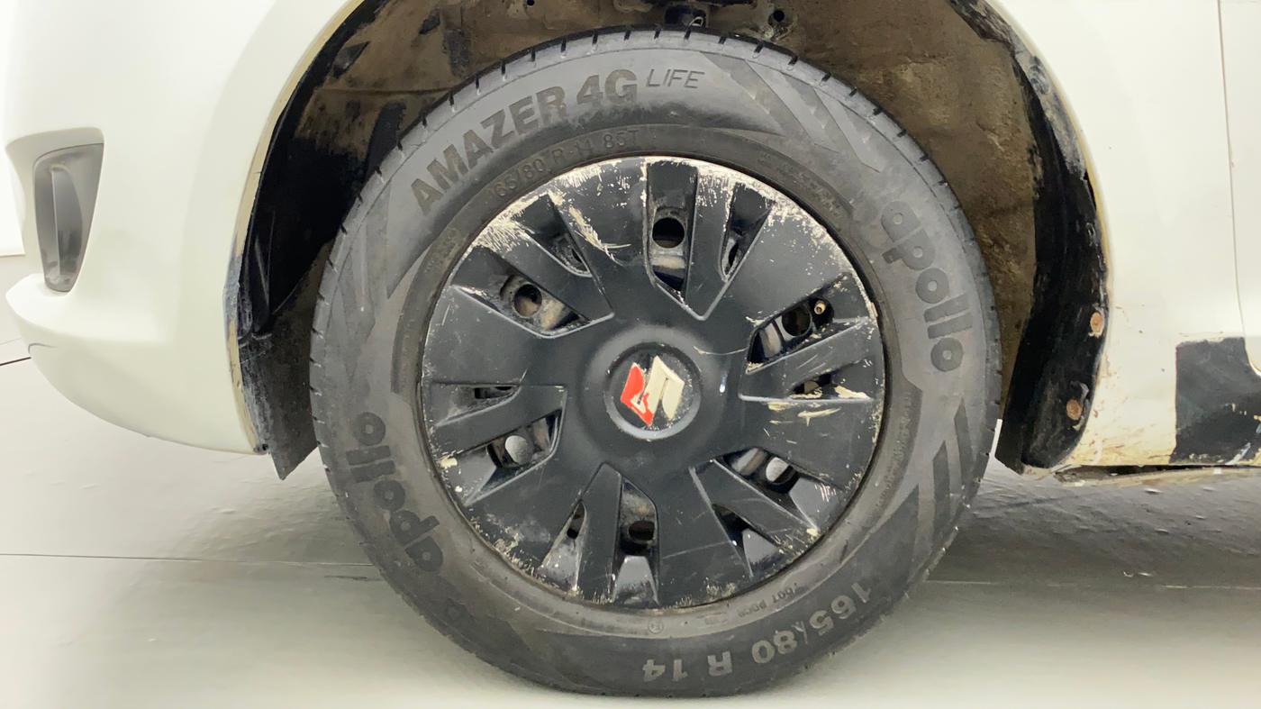 2014 Maruti Swift VXI, CNG, Manual, 88,356 km, Left Front Wheel
