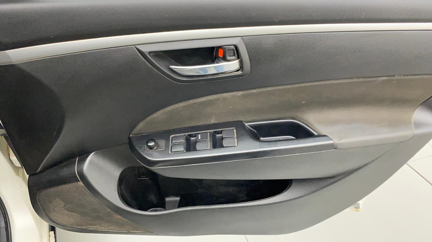 2014 Maruti Swift VXI, CNG, Manual, 88,356 km, Driver Side Door Panels Control