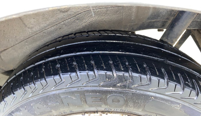 2017 Maruti Wagon R 1.0 LXI CNG, CNG, Manual, 99,996 km, Left Rear Tyre Tread