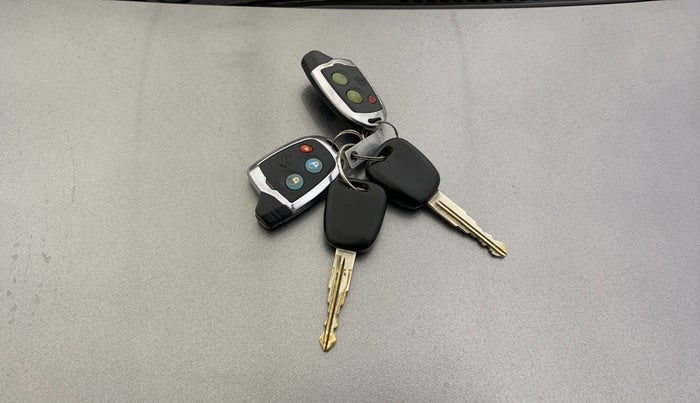 2017 Maruti Wagon R 1.0 LXI CNG, CNG, Manual, 99,996 km, Key Close Up