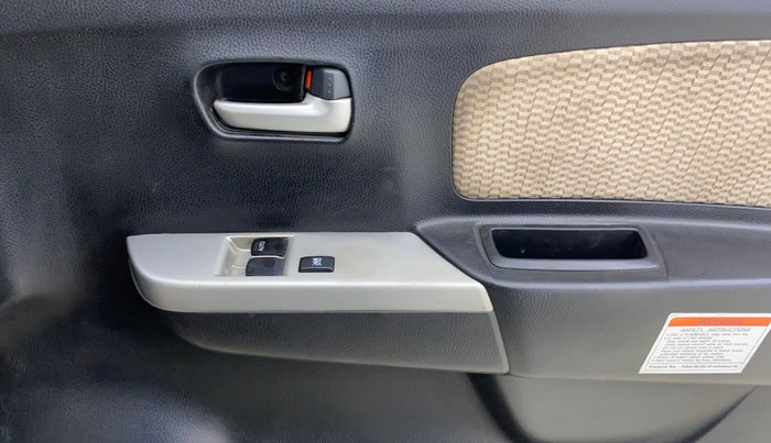 2017 Maruti Wagon R 1.0 LXI CNG, CNG, Manual, 99,996 km, Driver Side Door Panels Control