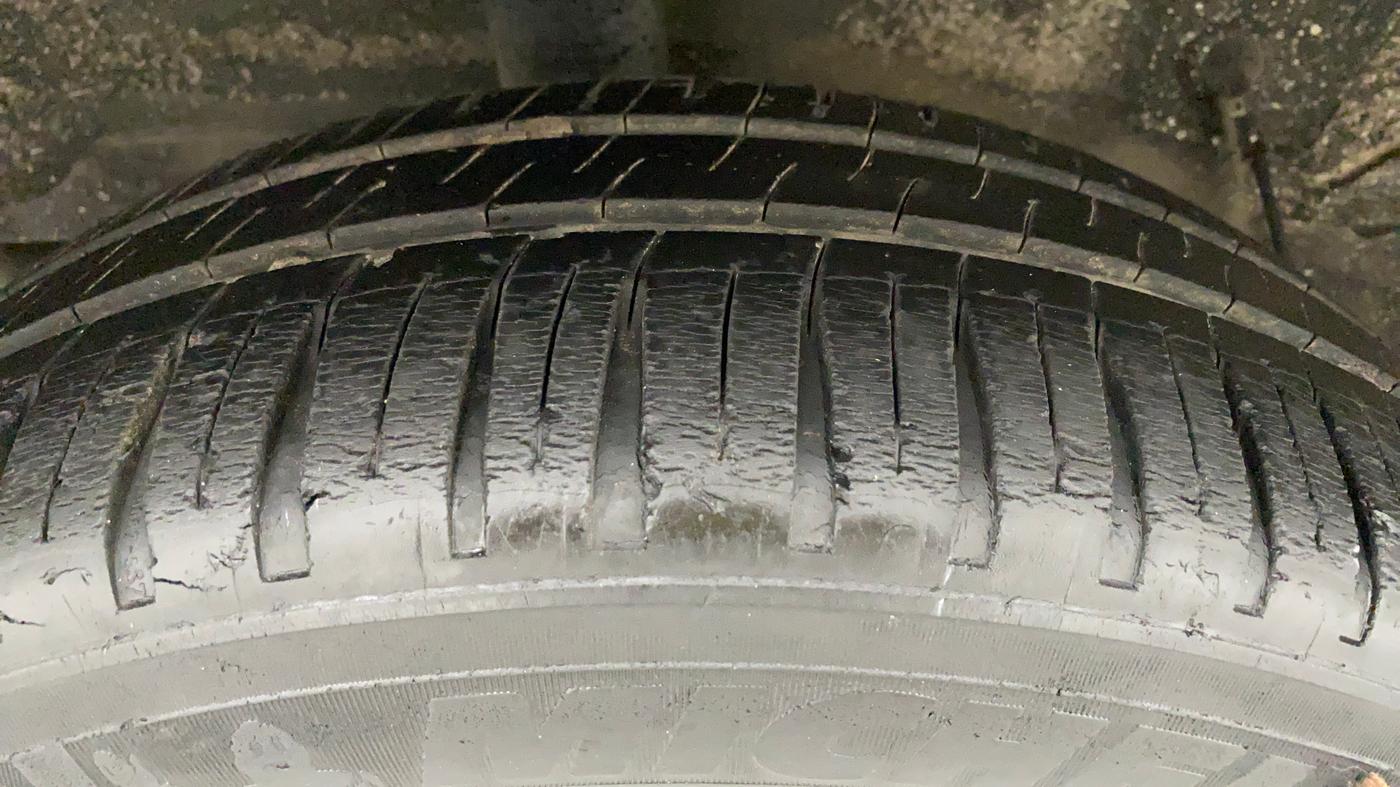2011 Toyota Etios G, Petrol, Manual, 88,478 km, Right Rear Tyre Tread