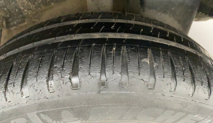 2011 Toyota Etios G, Petrol, Manual, 88,478 km, Left Rear Tyre Tread