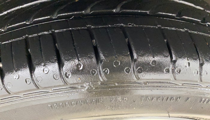 2019 Tata Tiago XZA PLUS DUAL TONE PETROL, Petrol, Automatic, 27,407 km, Right Front Tyre Tread