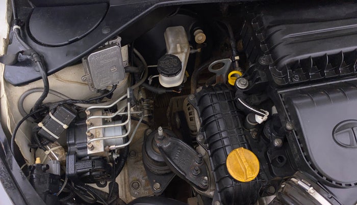 2019 Tata Tiago XZA PLUS DUAL TONE PETROL, Petrol, Automatic, 27,407 km, Engine View - Right