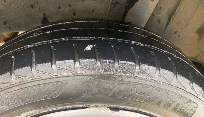 2020 Renault Kwid RXT 1.0 (O), Petrol, Manual, 76,836 km, Left Rear Tyre Tread