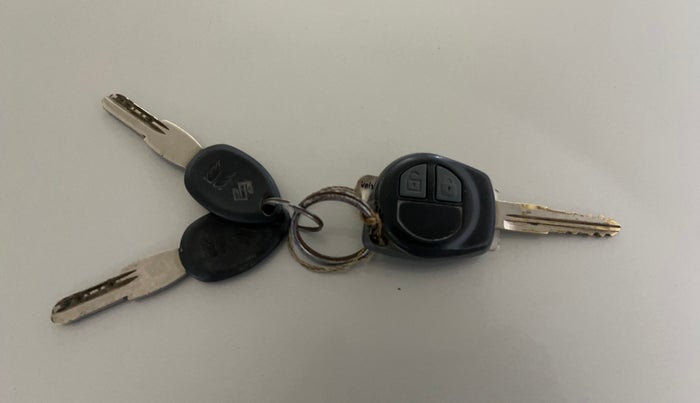 2018 Maruti Ertiga VXI, CNG, Manual, 75,631 km, Key Close Up