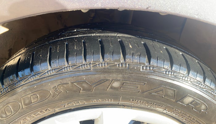 2016 Hyundai Grand i10 SPORTZ 1.2 KAPPA VTVT, Petrol, Manual, 87,768 km, Left Front Tyre Tread