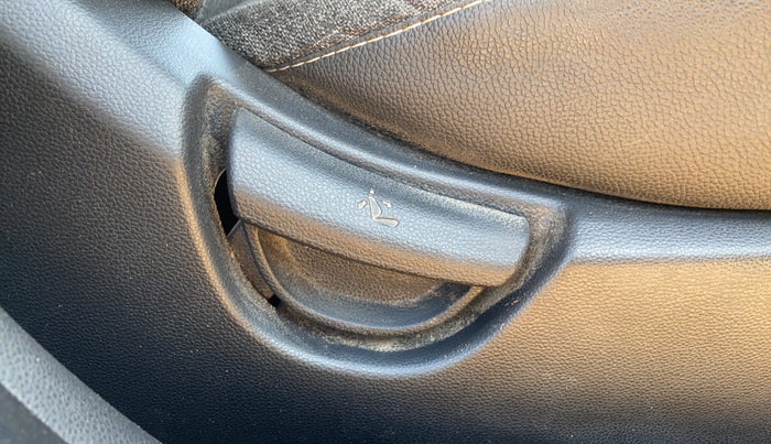 2016 Hyundai Grand i10 SPORTZ 1.2 KAPPA VTVT, Petrol, Manual, 87,768 km, Driver Side Adjustment Panel