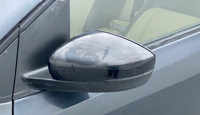 2018 Volkswagen Ameo HIGHLINE PLUS 1.0L 16 ALLOY, Petrol, Manual, 60,417 km, Left rear-view mirror - Cover has minor damage